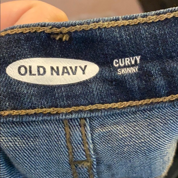 Old Navy Curvy Skinny Jeans medium wash - Picture 2 of 7